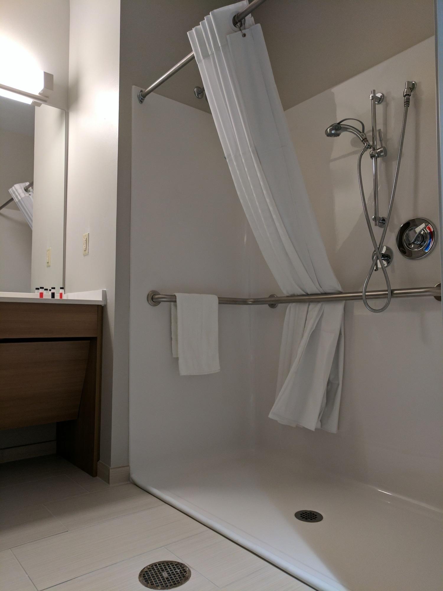 Microtel Inn & Suites By Wyndham Clarion Ngoại thất bức ảnh