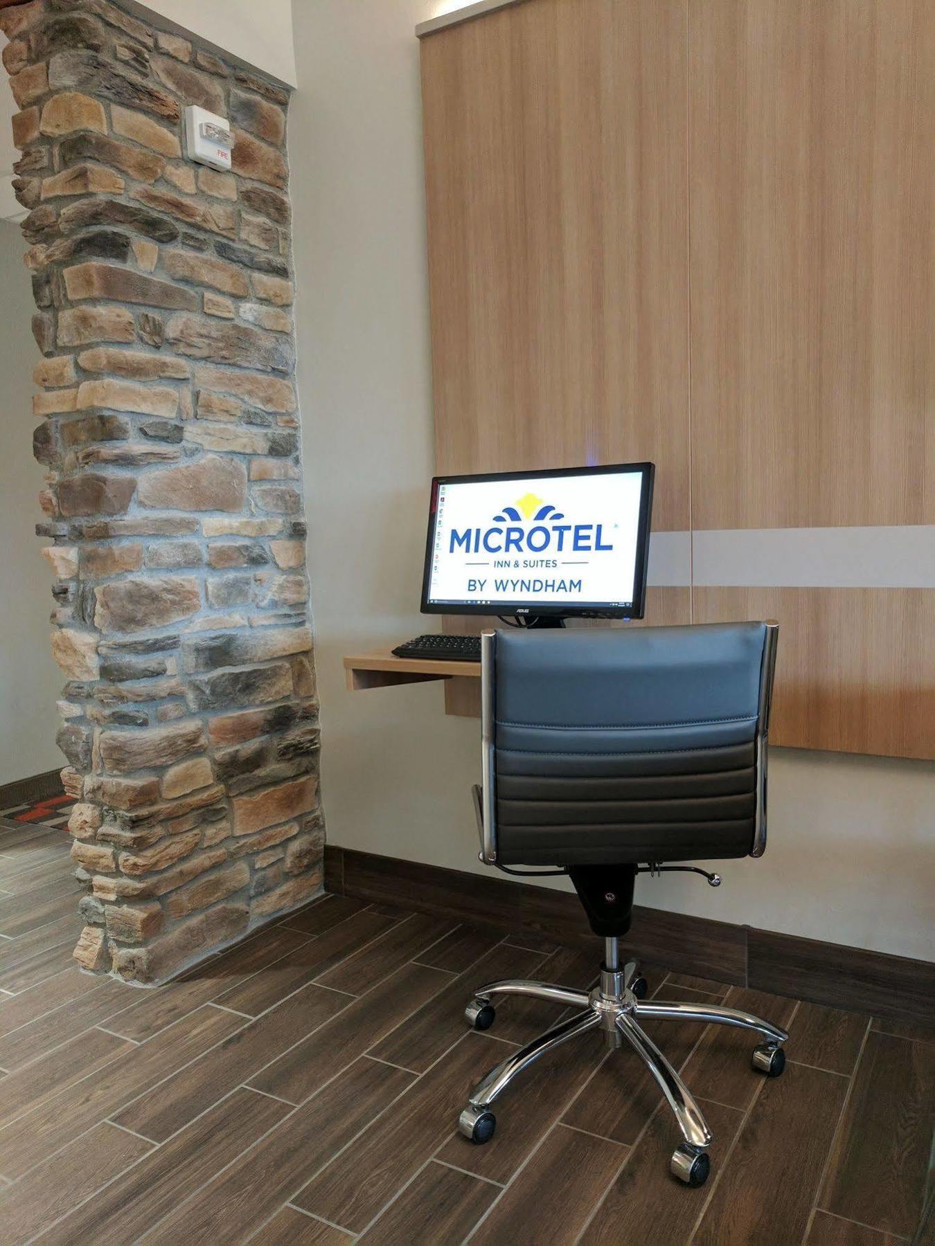 Microtel Inn & Suites By Wyndham Clarion Ngoại thất bức ảnh